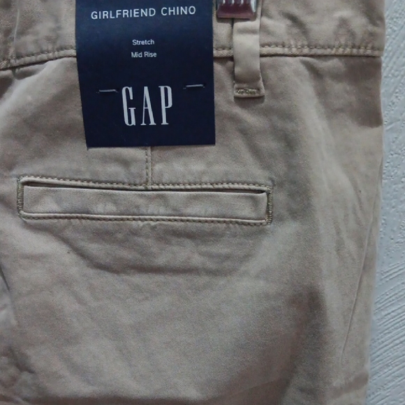 GAP Men's Khaki Chinos - Picture 4 of 4